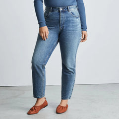 The '90s Cheeky Hourglass Jean | Vintage Mid Blue | 28.5" Inseam