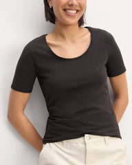 The Form Scoop-Neck Tee | Black