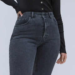 The '90s Cheeky Hourglass Jean | Washed Black | 26.5" Inseam