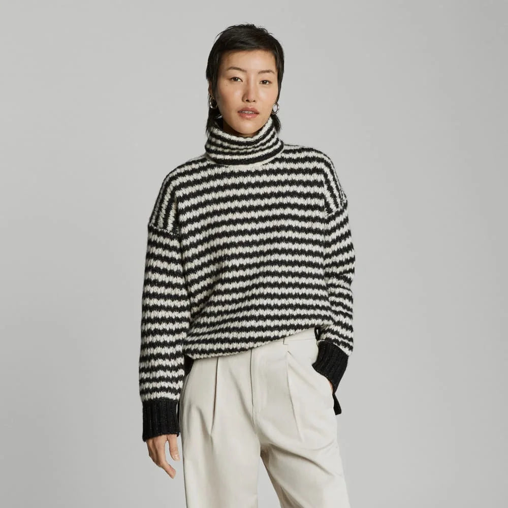 The Cloud Turtleneck | Black / Oatmeal