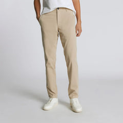 The Straight Fit Performance Chino | Uniform | Trench Coat Khaki | Straight