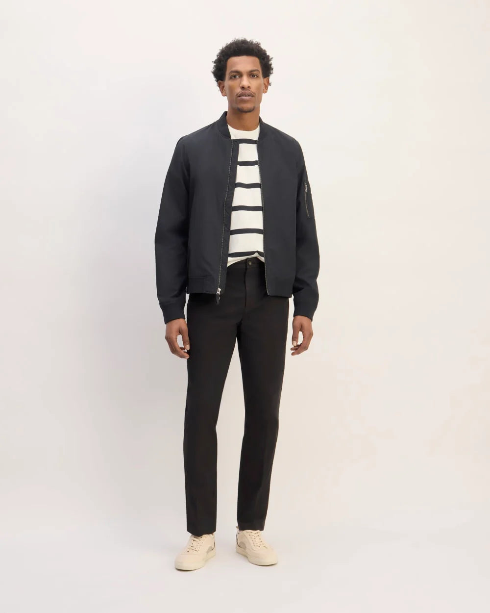 The Relaxed Taper Air Chino | Black