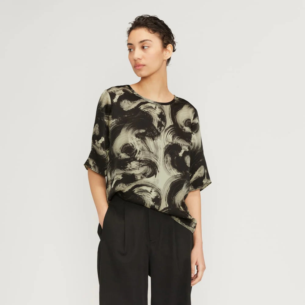 The Satin Relaxed Tee | Pale Yellow / Black
