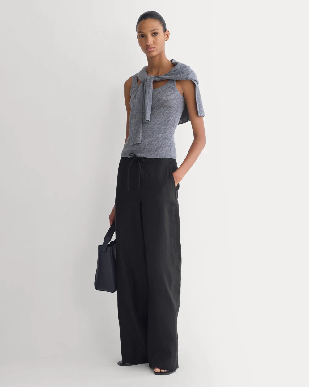Wide-Leg Drawstring Pant in Linen | Black