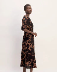 The Linen Short-Sleeve Scoop Midi Dress | Carob Brown Abstract