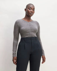 The Ruched V-Neck Tee in Butterluxe | Heather Charcoal